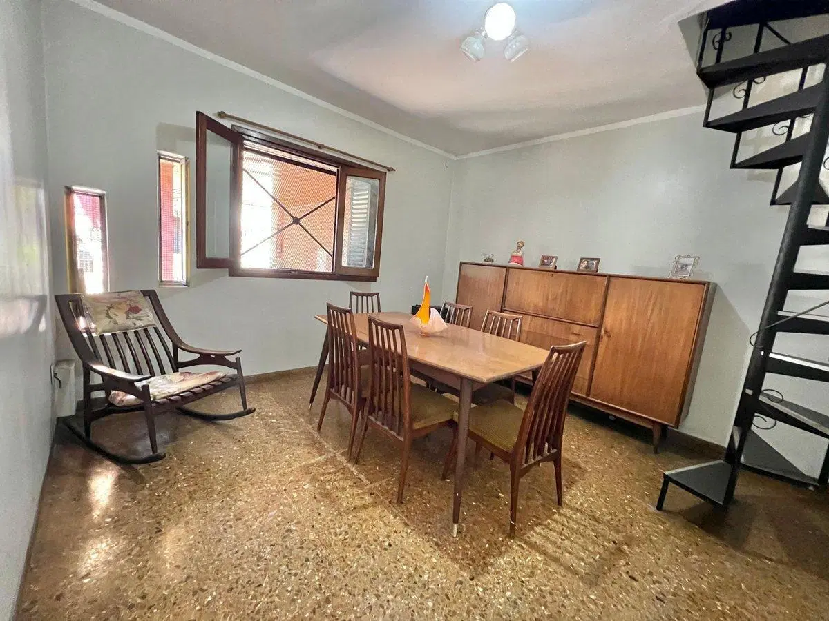CASA EN VENTA 3 DORMITORIOS CON TERRAZA Y COCHERA 8
