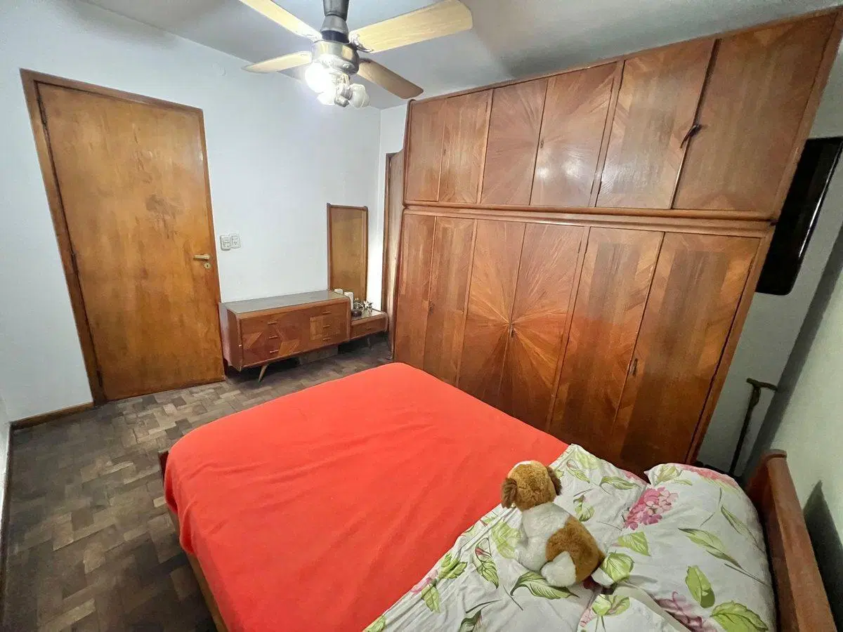 CASA EN VENTA 3 DORMITORIOS CON TERRAZA Y COCHERA 4