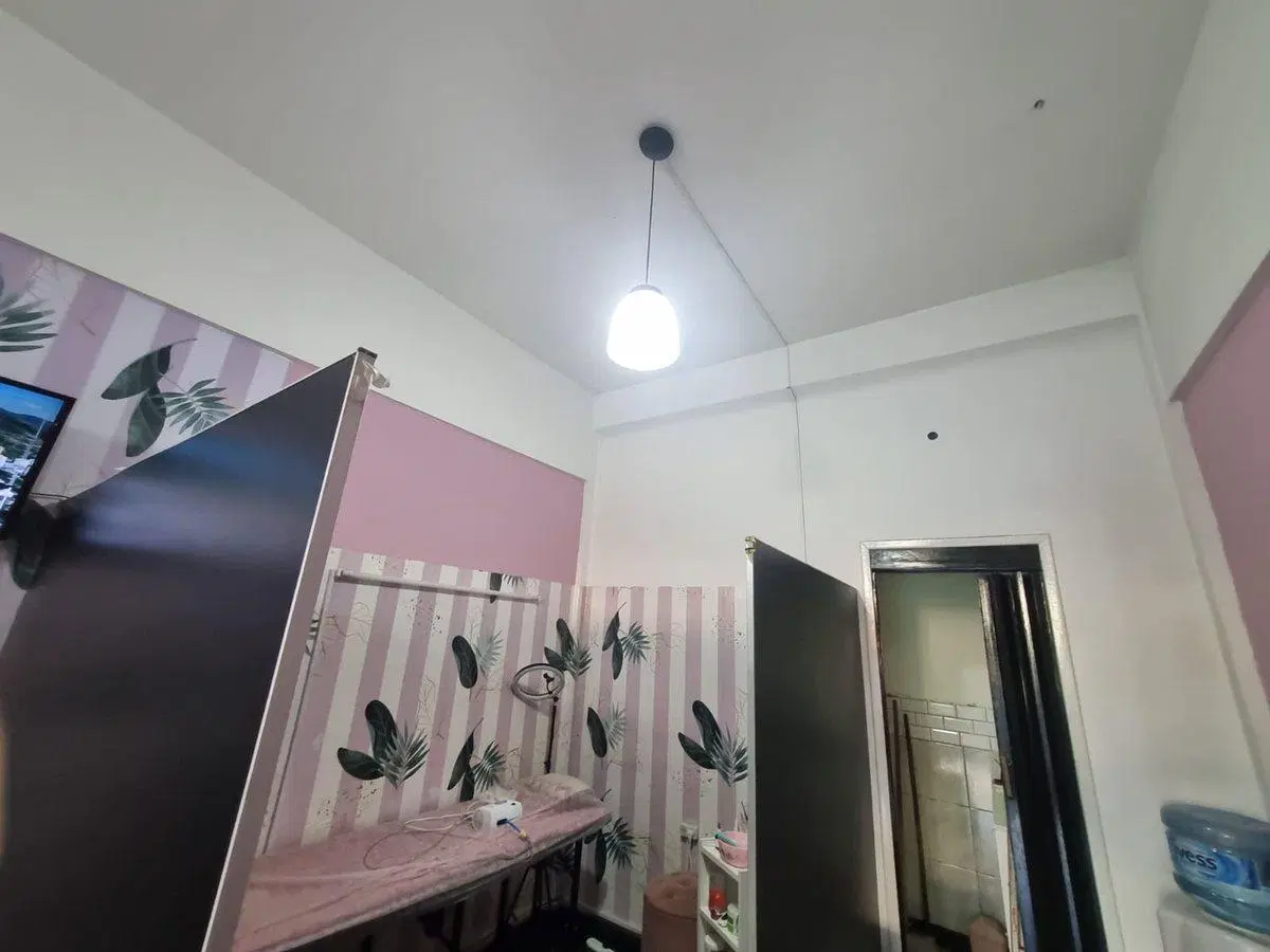 LOCAL VENTA HIPOLITO IRIGOYEN 7100 LOMAS DE ZAMORA 4