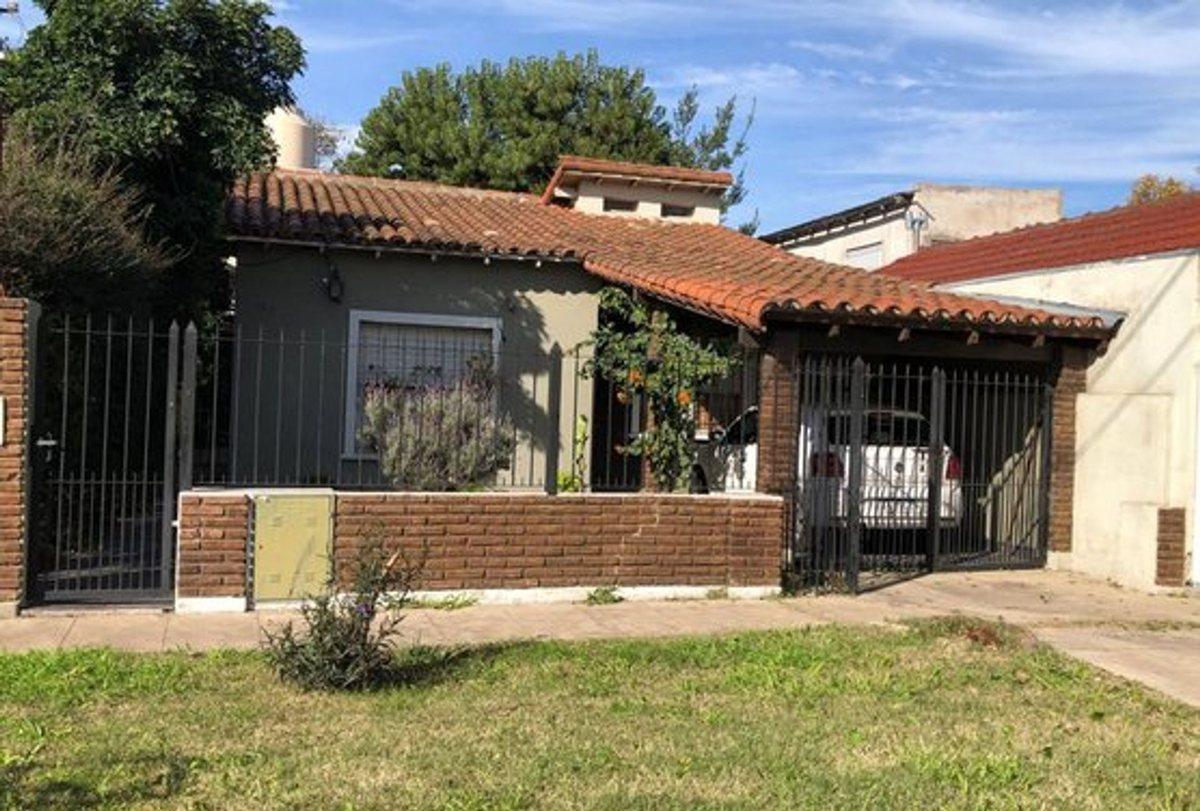 VENTA casa 3 ambientes APTA CRÉDITO Longchamps