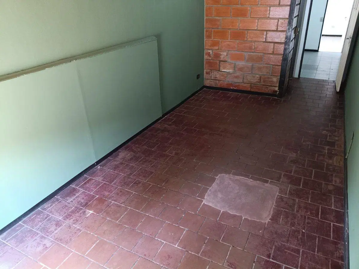 ALQUILER LOCAL CON DEPARTAMENTO EN LUIS GUILLON 5