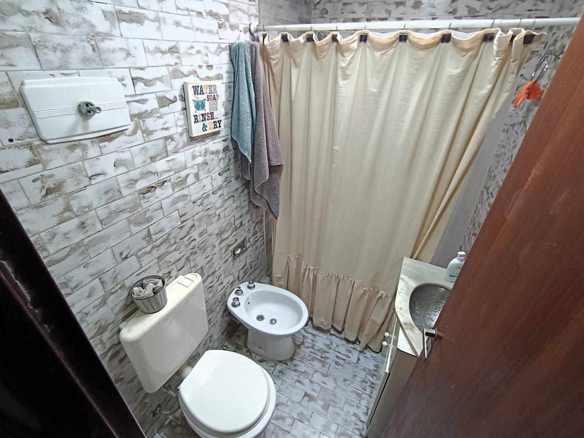 Foto de VENTA CASA 5 AMBIENTES APTA CREDITO B NACION LOMAS, imagen 4