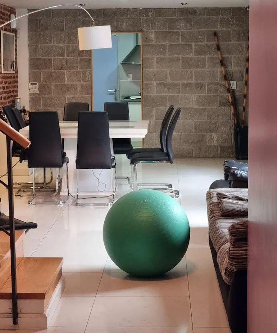 CASA  EN VENTA 5 AMBIENTES CON COCHERA EN LOMAS 5