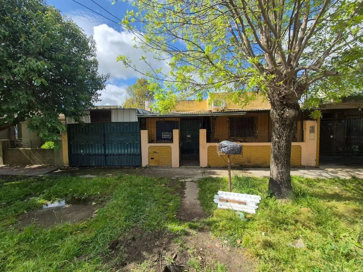 CASA EN VENTA 3 AMBIENTES APTA CREDITO EN GUERNICA 2