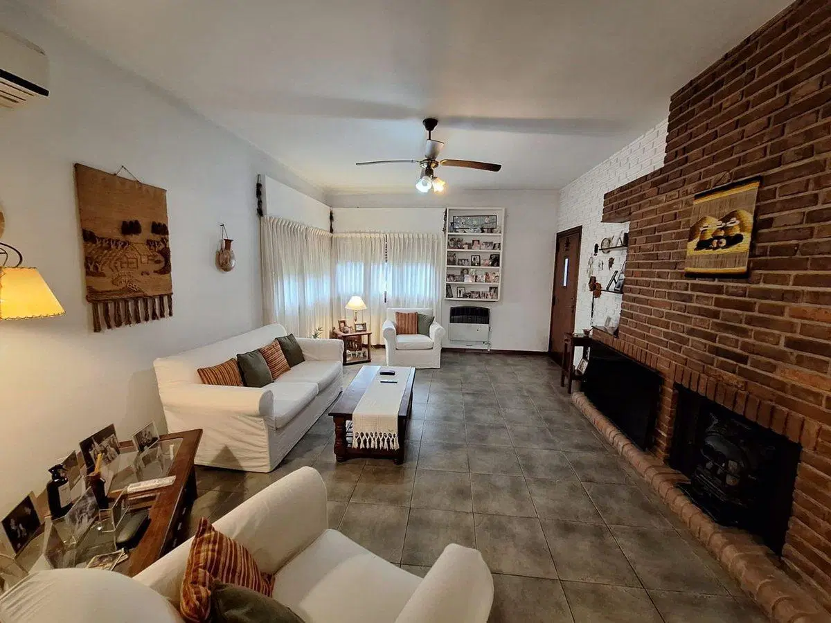 CASA VENTA 5 AMBIENTES APTO CREDITO ADROGUE 2