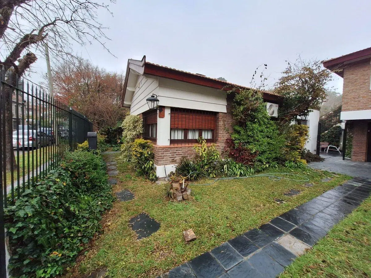 CASA VENTA 5 AMBIENTES APTO CREDITO ADROGUE 4
