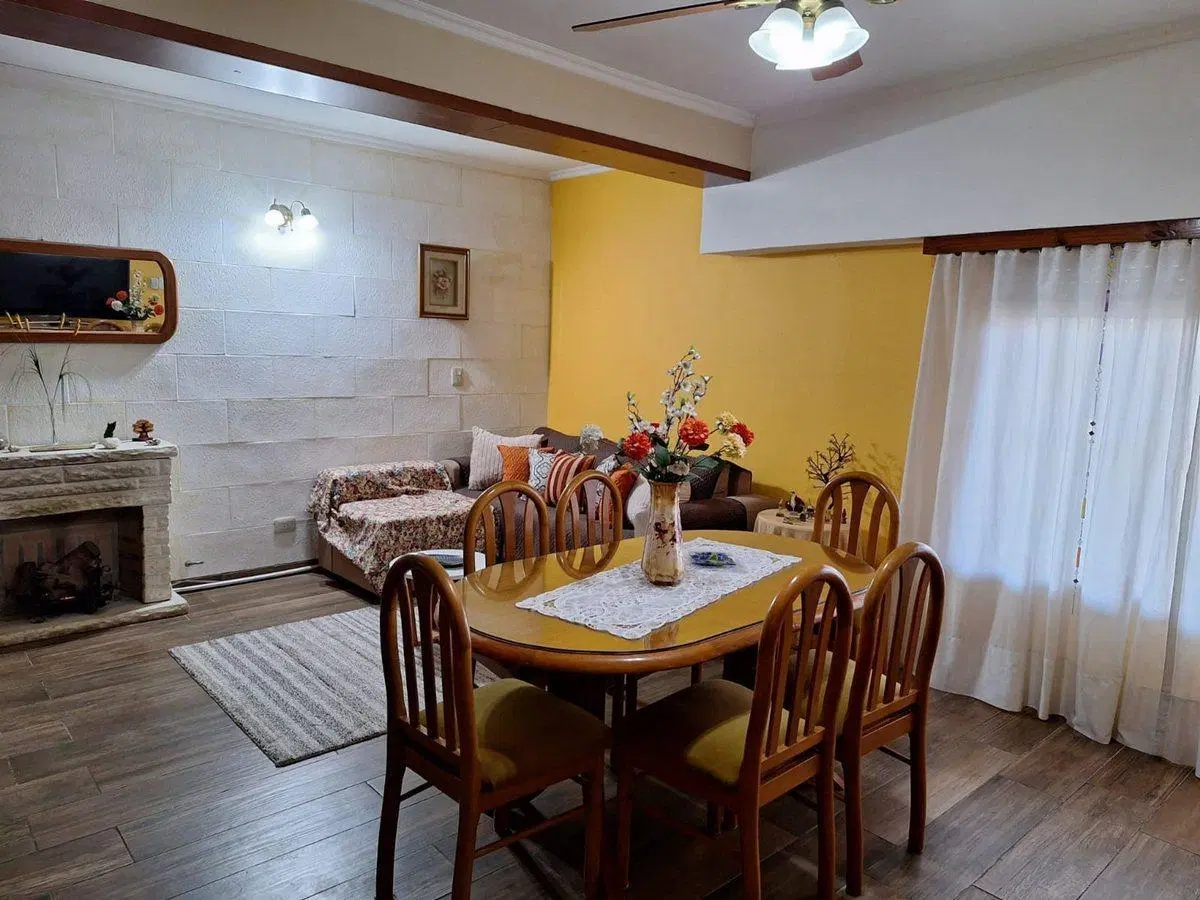 CASA VENTA 4 AMB. + DEPARTAMENTO 2 AMB.BURZACO 8