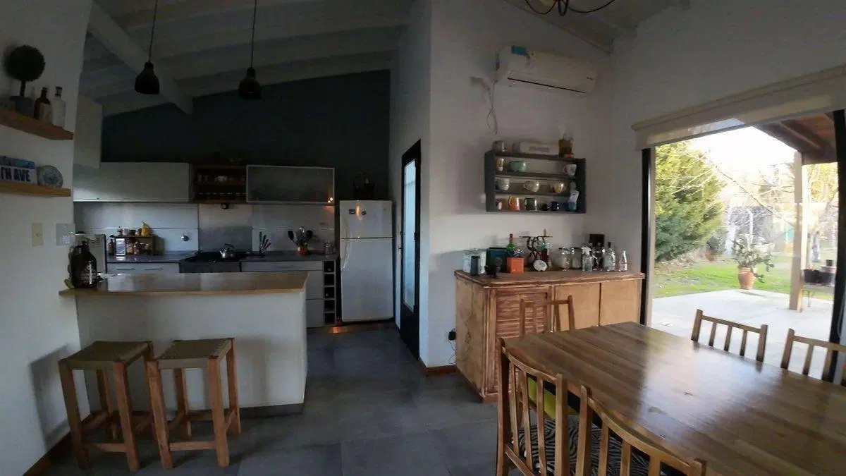 CASA EN VENTA 4 AMBIENTES EN SPEGAZZINI 3