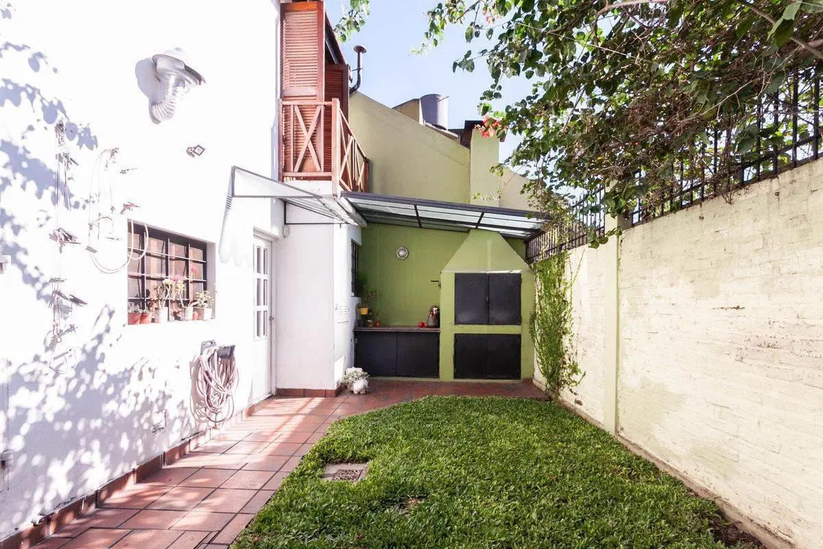 CASA EN VENTA 5 AMBIENTES EN ADROGUE - OPORTUNIDAD 3
