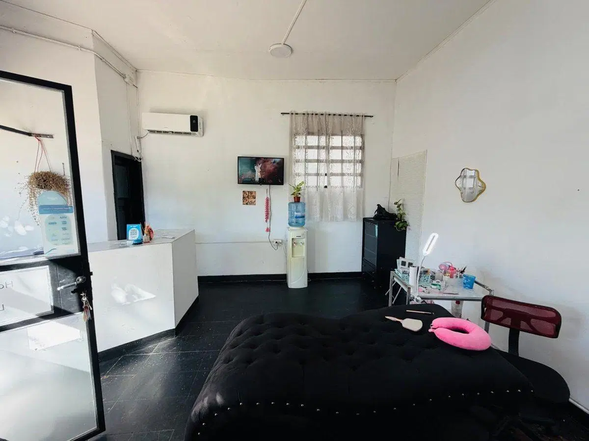 Local y monoambiente venta Lomas de Zamora 4