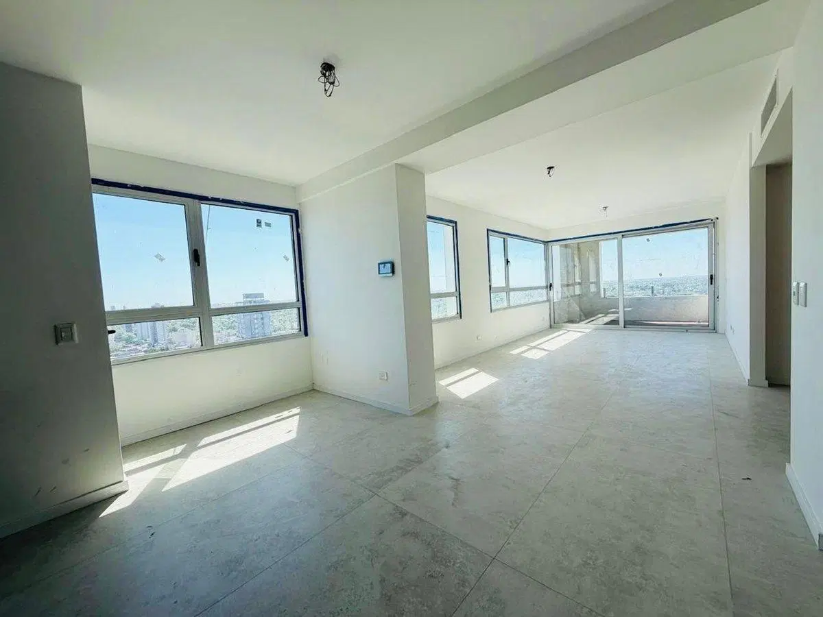 Departamento 4 ambientes en venta Lomas de Zamora 2