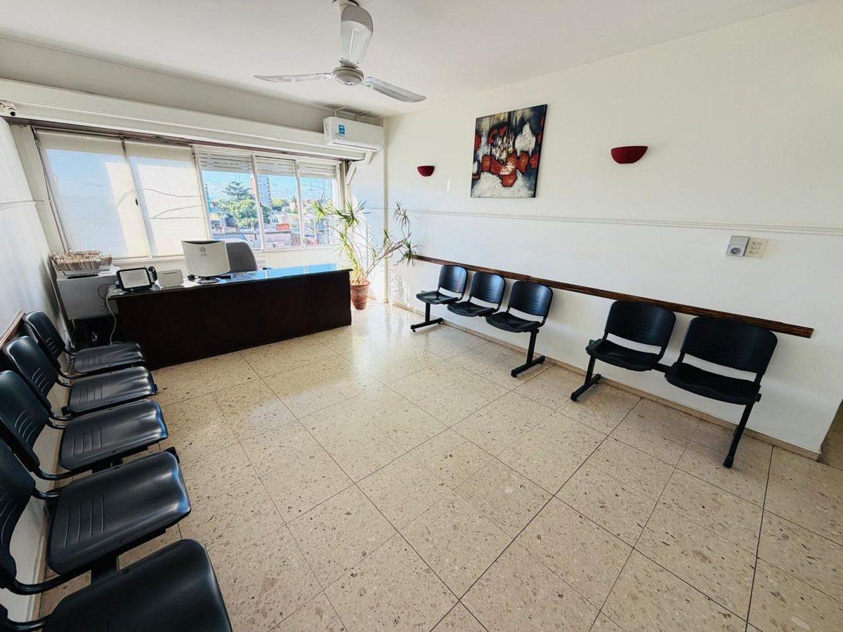 Foto de Departamento 6 ambientes venta Lomas de Zamora, imagen 4