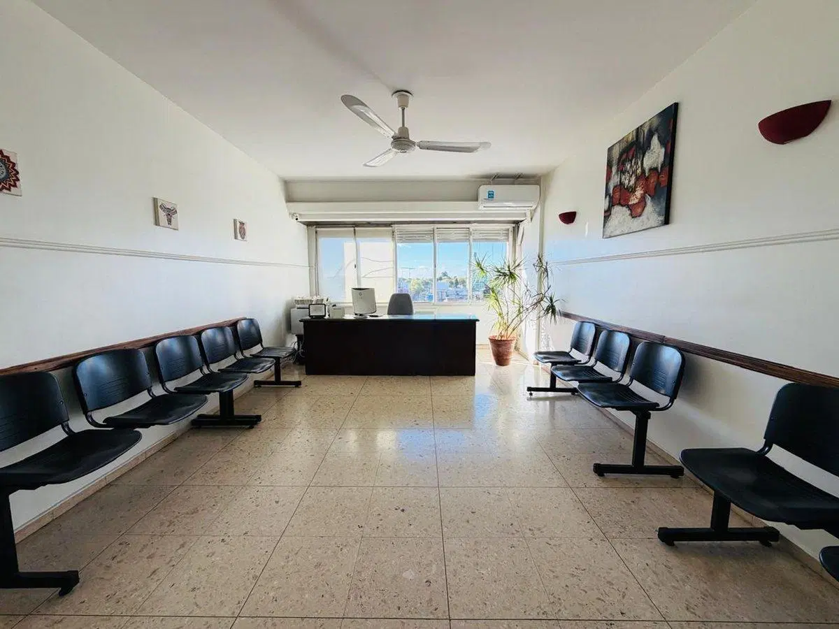 Departamento 6 ambientes venta Lomas de Zamora 2