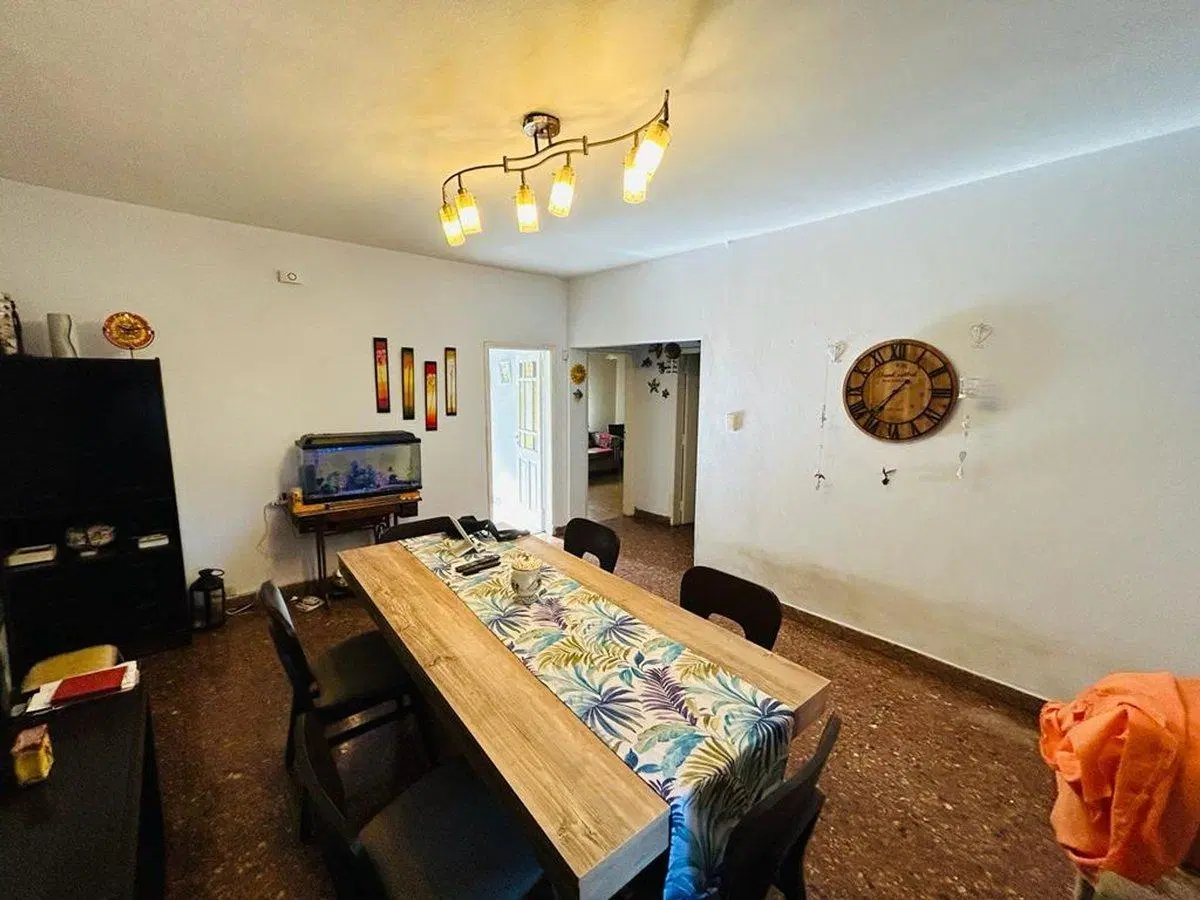 Casa 7 ambientes en venta en Burzaco 4