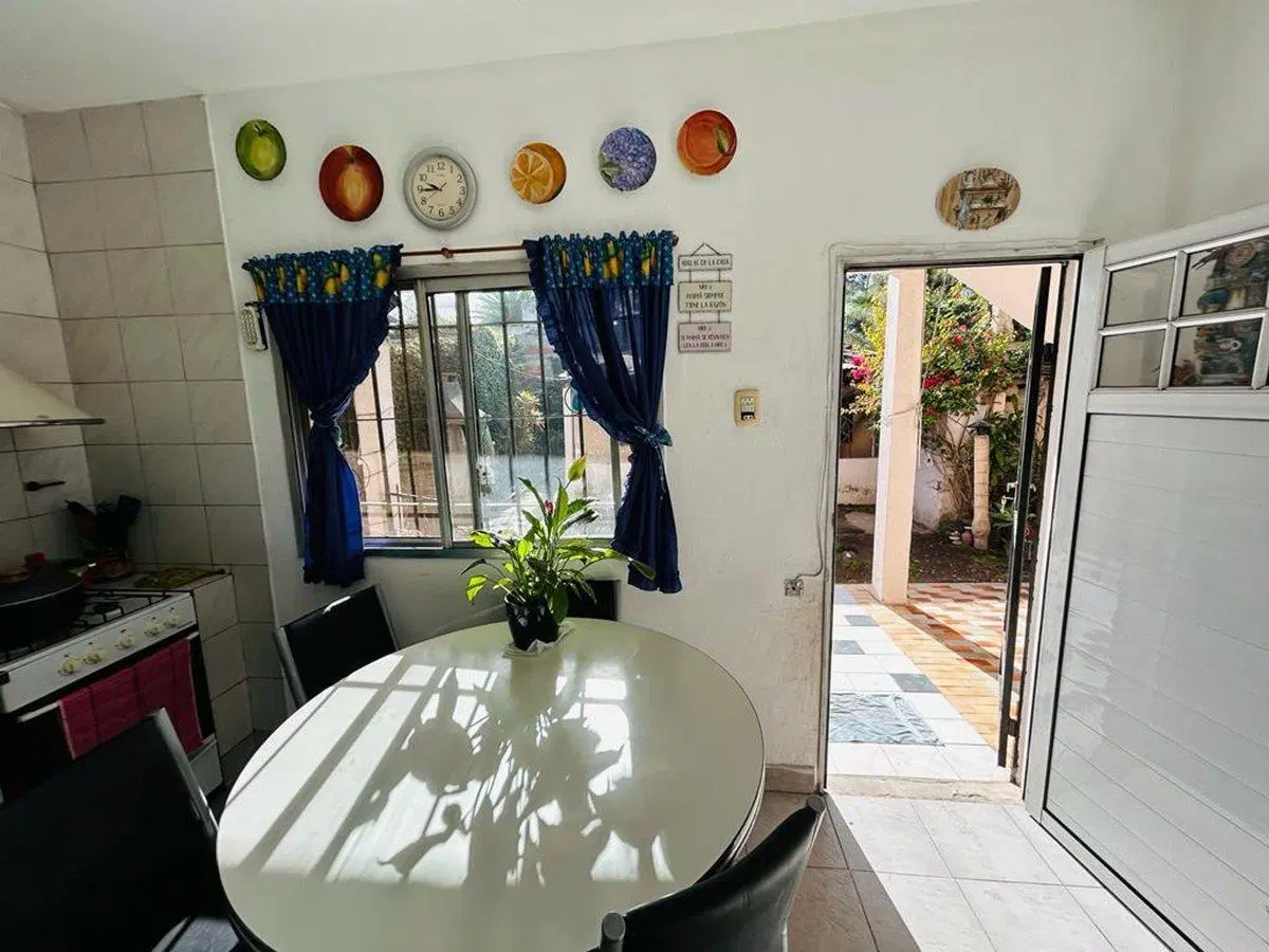 Casa 7 ambientes en venta en Burzaco 8