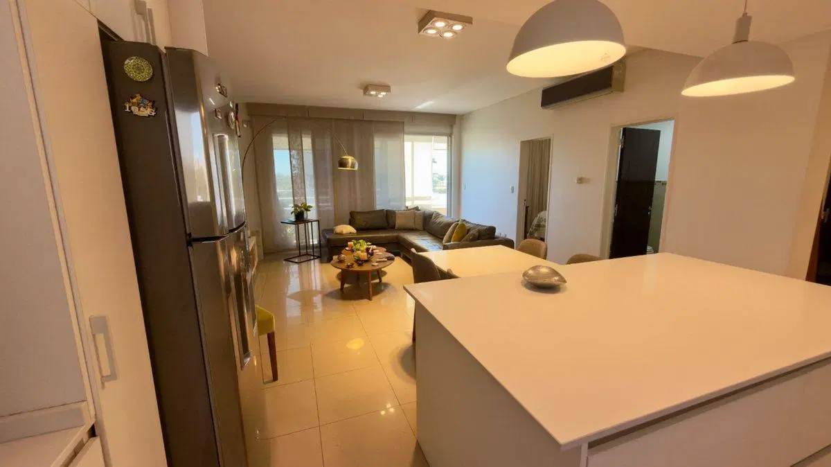 HERMOSO DEPARTAMENTO 3AMB. MONTE GRANDE 5