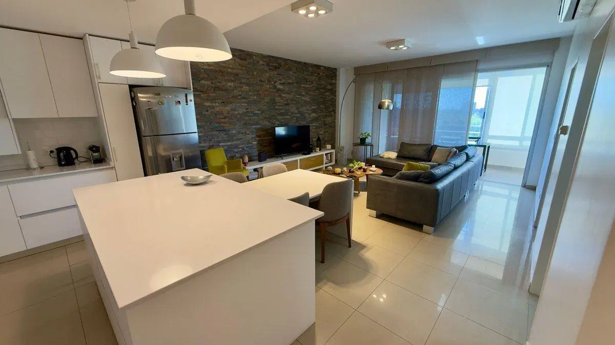 HERMOSO DEPARTAMENTO 3AMB. MONTE GRANDE 4