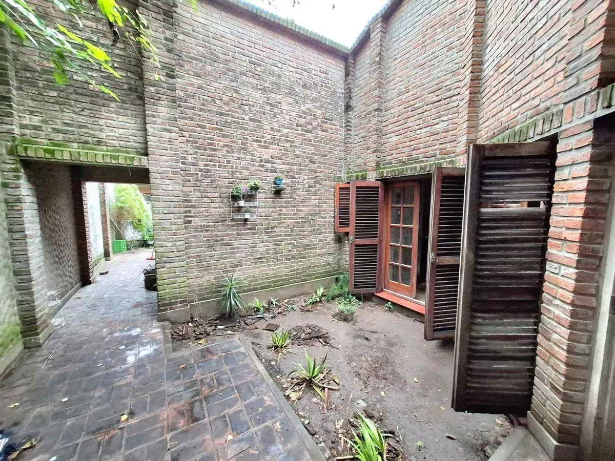 CASA 4 AMBIENTES A REFACCIONAR VENTA LOMAS 4