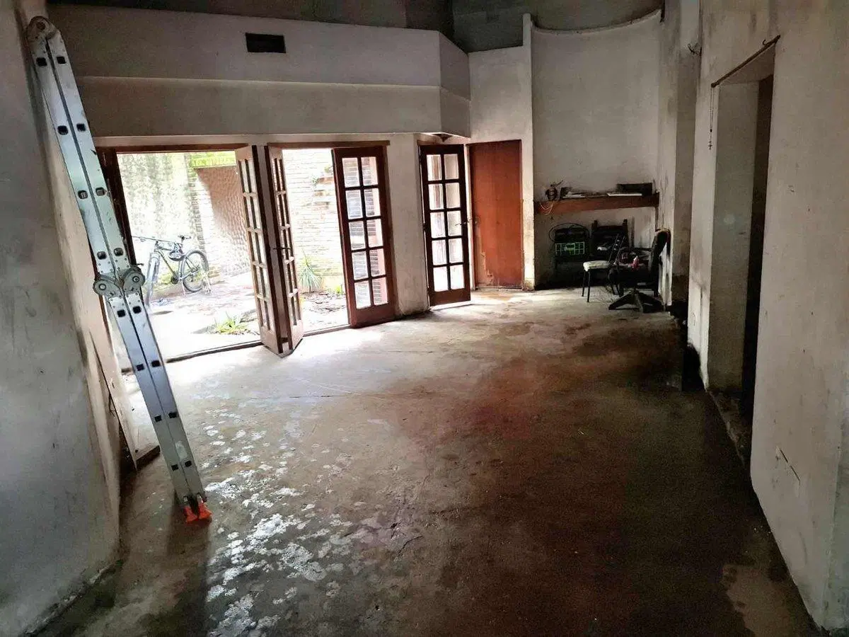 CASA 4 AMBIENTES A REFACCIONAR VENTA LOMAS 2