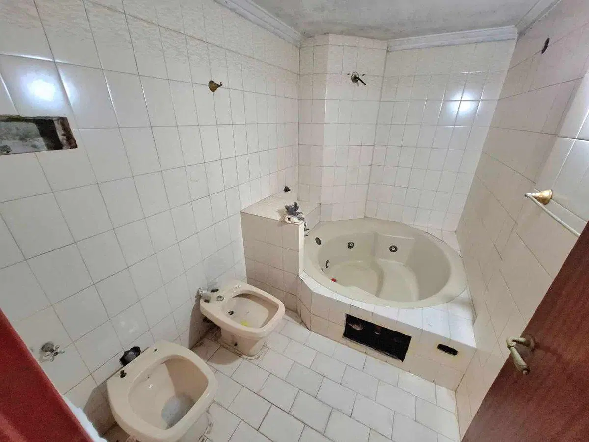 CASA 4 AMBIENTES A REFACCIONAR VENTA LOMAS 5