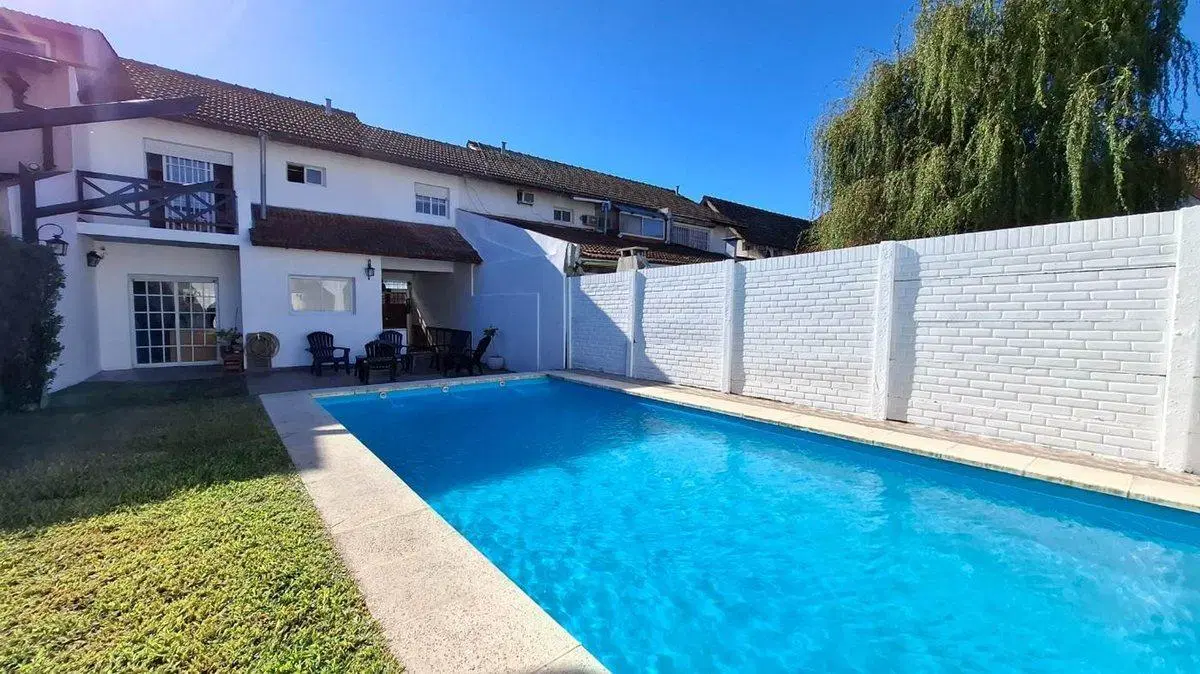 DUPLEX 4 AMBIENTES VENTA BARRIO LOS ROBLES BURZACO 2