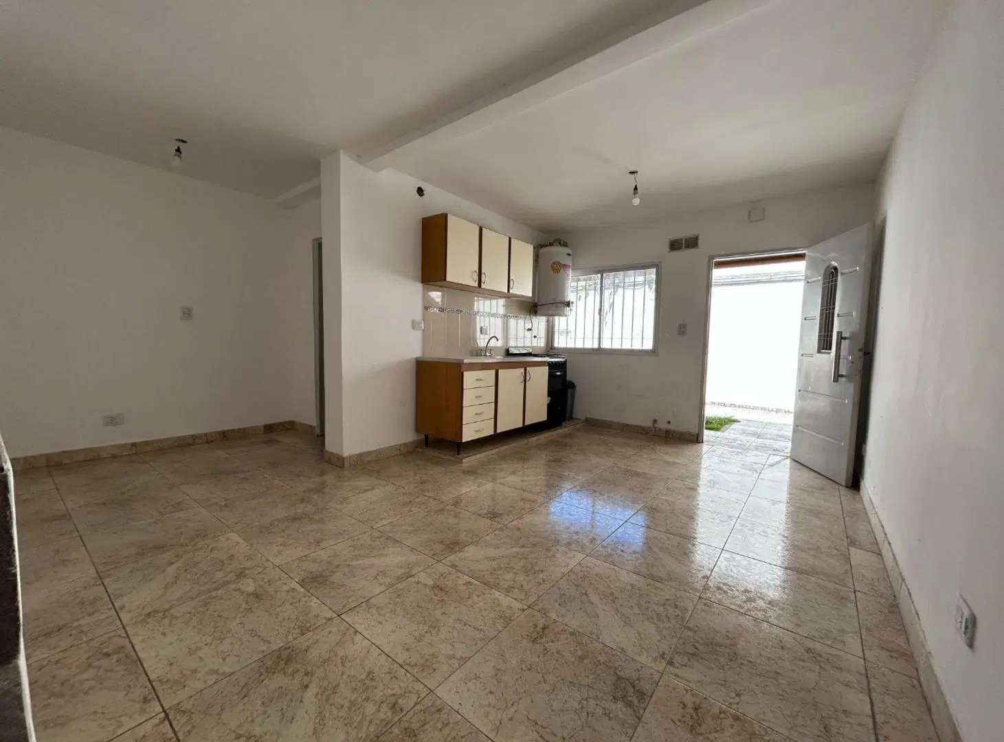 Venta en Block de 5 departamentos  Lomas de Zamora 2