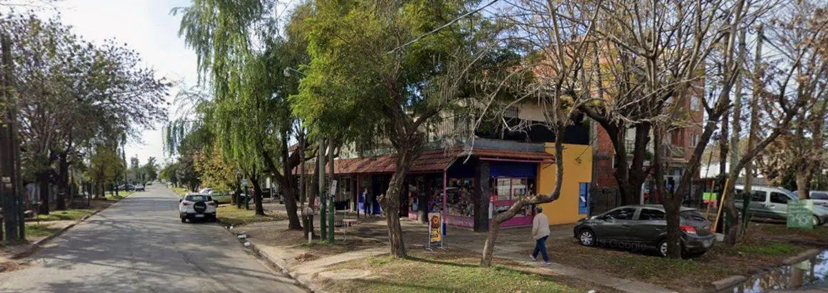VENTA LOCAL COMERCIAL EN ZONA TRANSITADA BURZACO 2