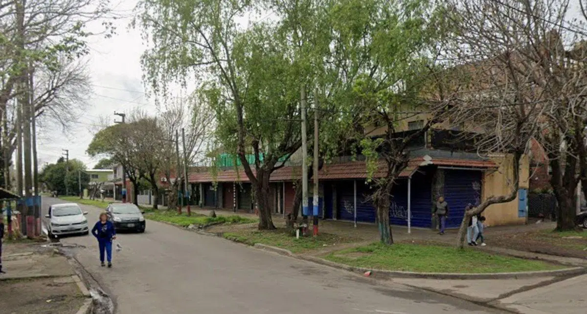 VENTA LOCAL COMERCIAL EN ZONA TRANSITADA BURZACO 5
