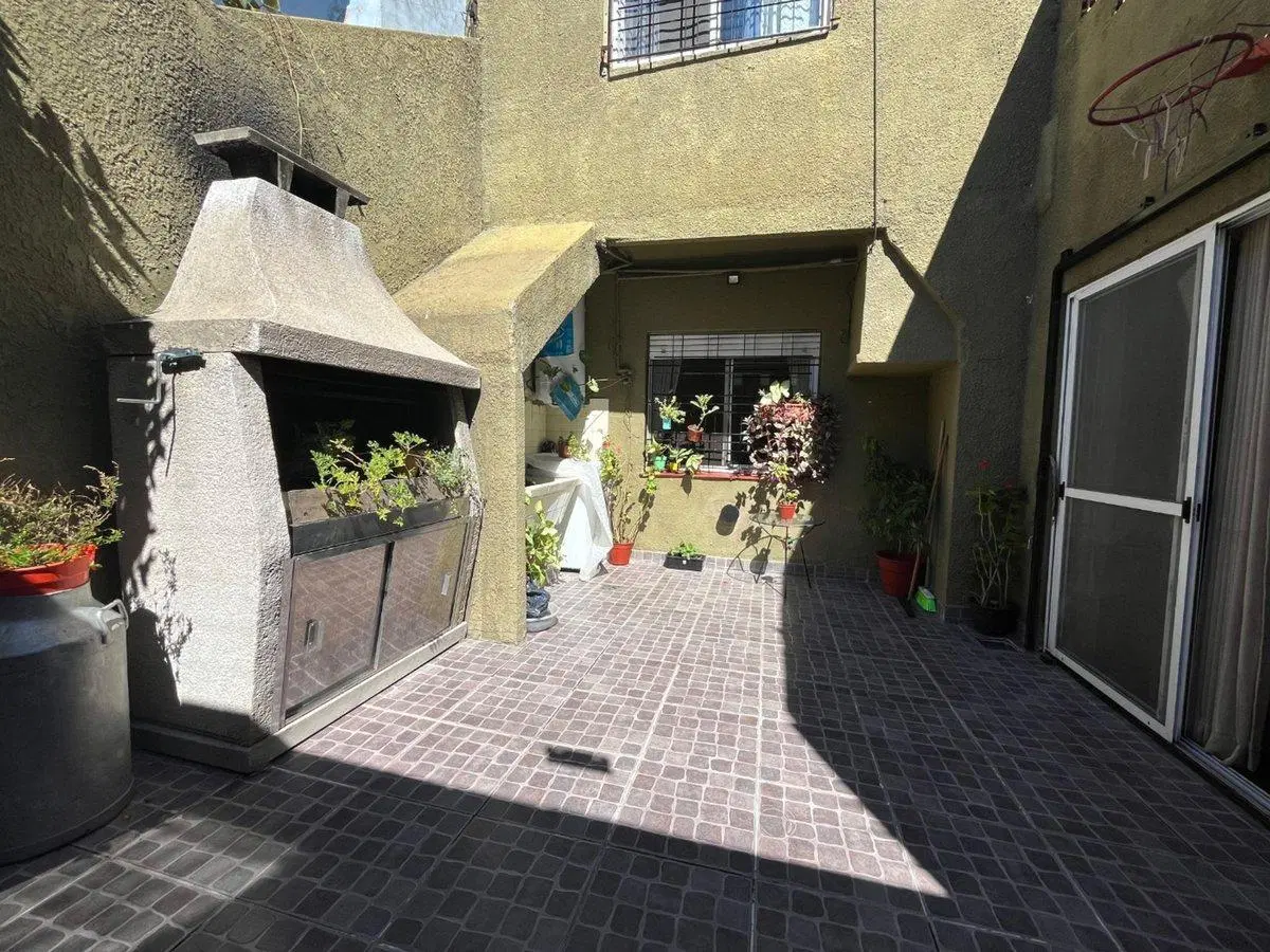 VENTA PH 4 AMBIENTES CON PATIO BANFIELD APTO CREDI 3