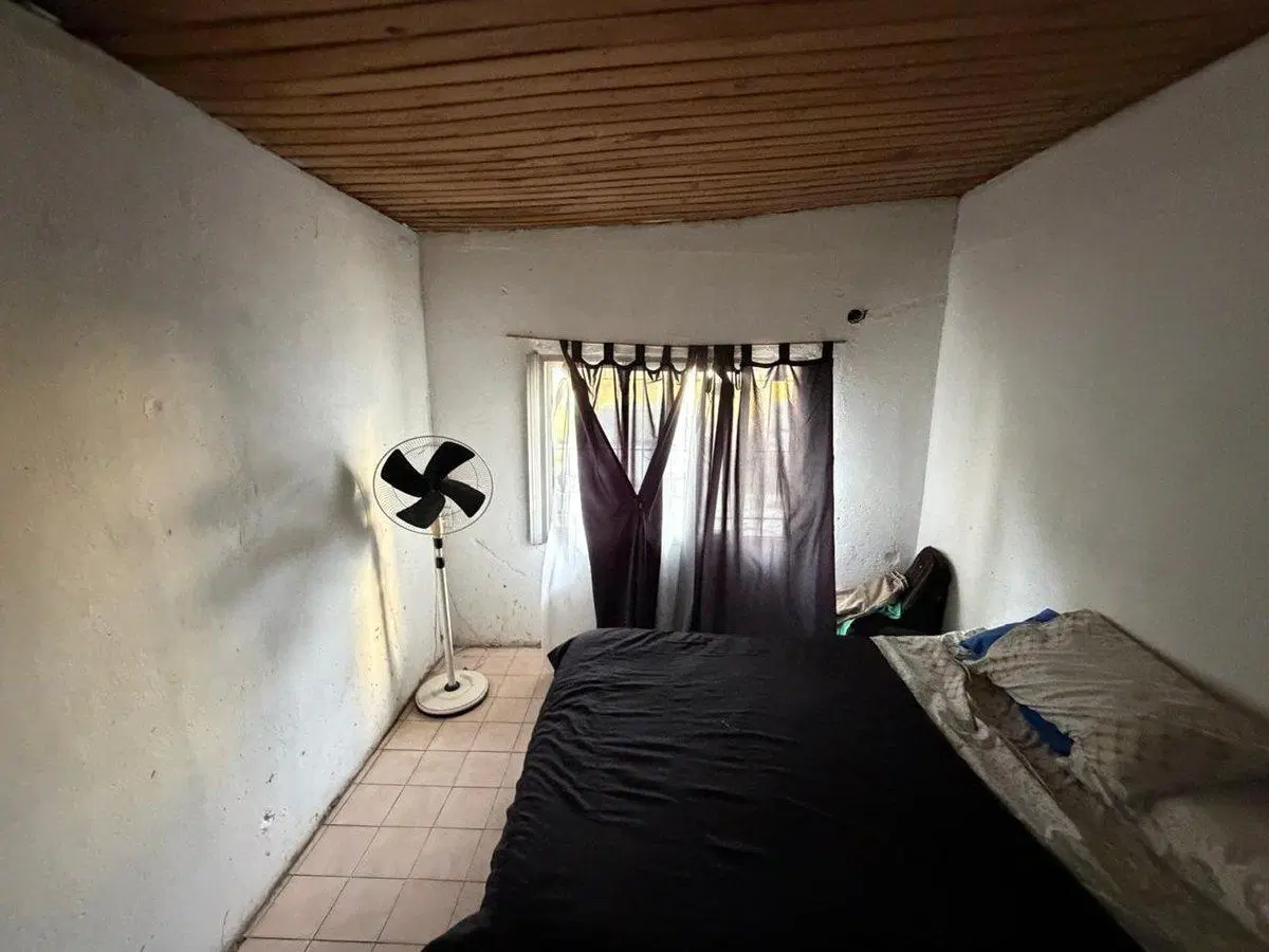 OPORTUNIDAD CASA 3 DORM CENTENARIO A REFACCIONAR 5