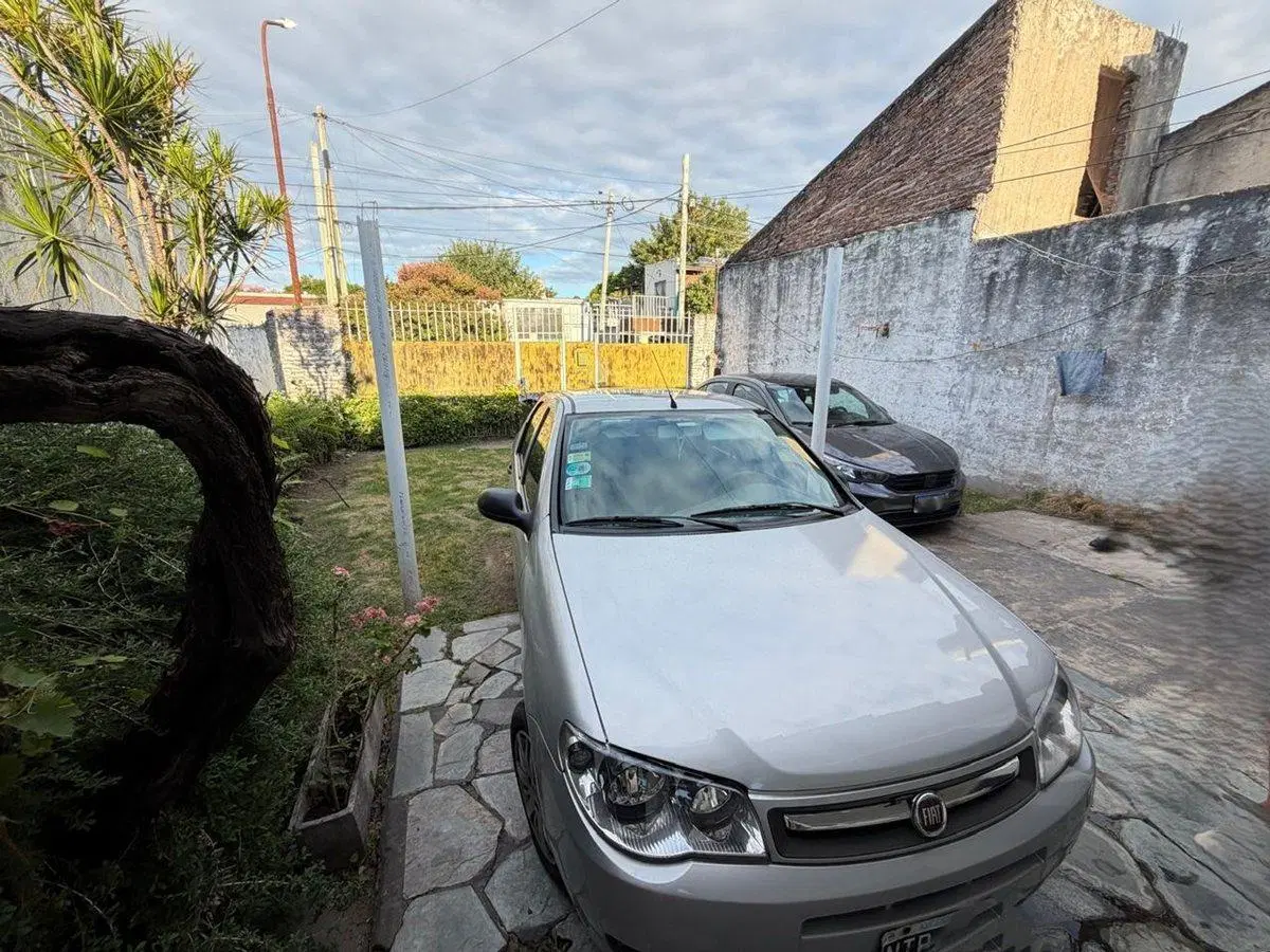OPORTUNIDAD CASA 3 DORM CENTENARIO A REFACCIONAR 3