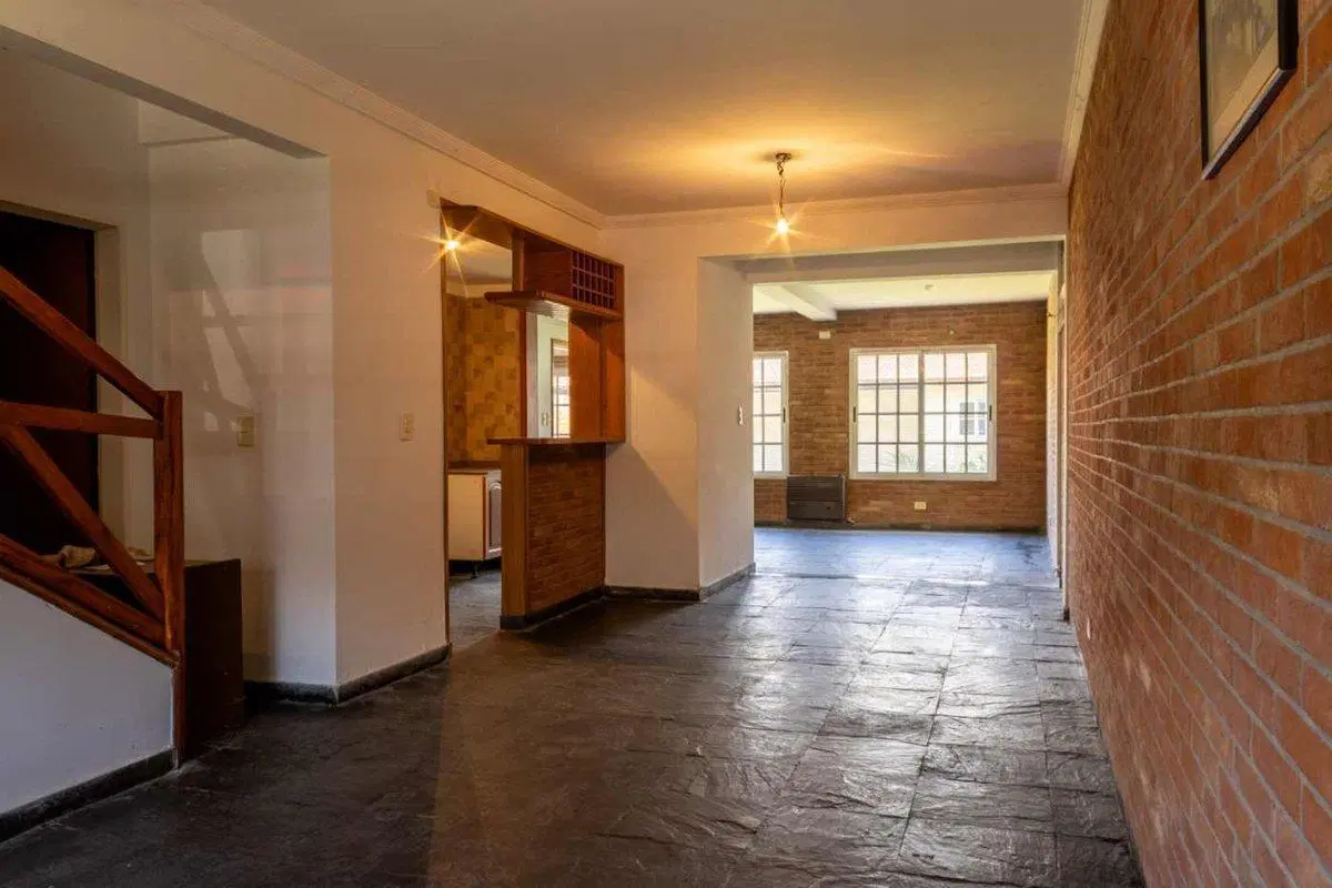 VENTA CASA DUPLEX 4 AMB BARRIO LOS ROBLES BURZACO 5