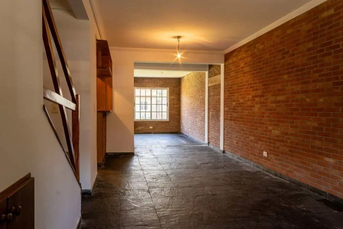 VENTA CASA DUPLEX 4 AMB BARRIO LOS ROBLES BURZACO 2