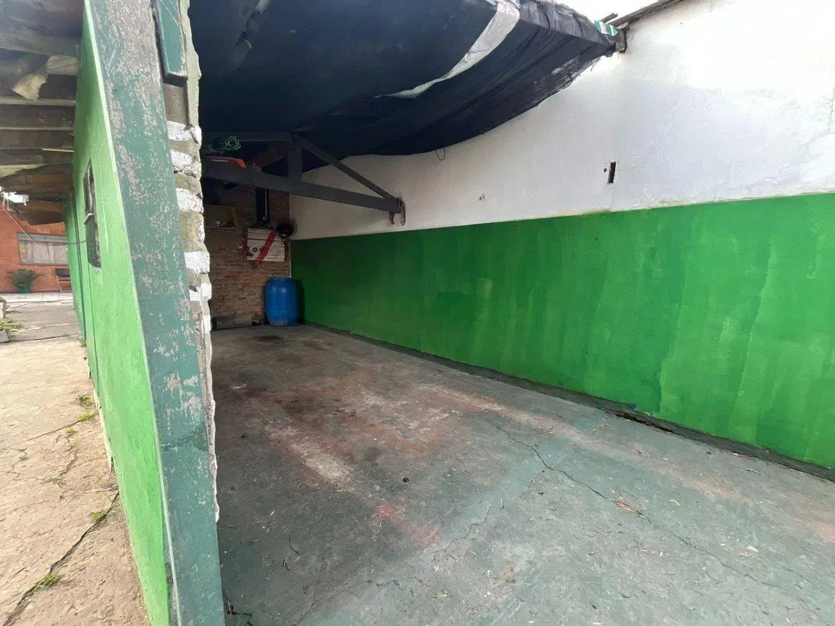CASA EN VENTA 4 AMBIENTES TEMPERLEY FONDO LIBRE 4