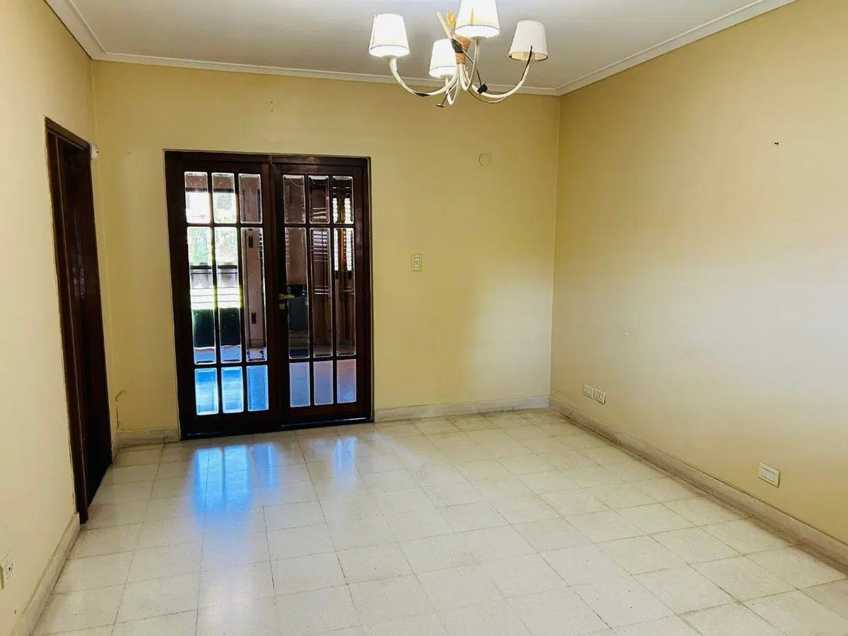 Venta casa 4 amb con parque, Apto Credito,Burzaco. 2