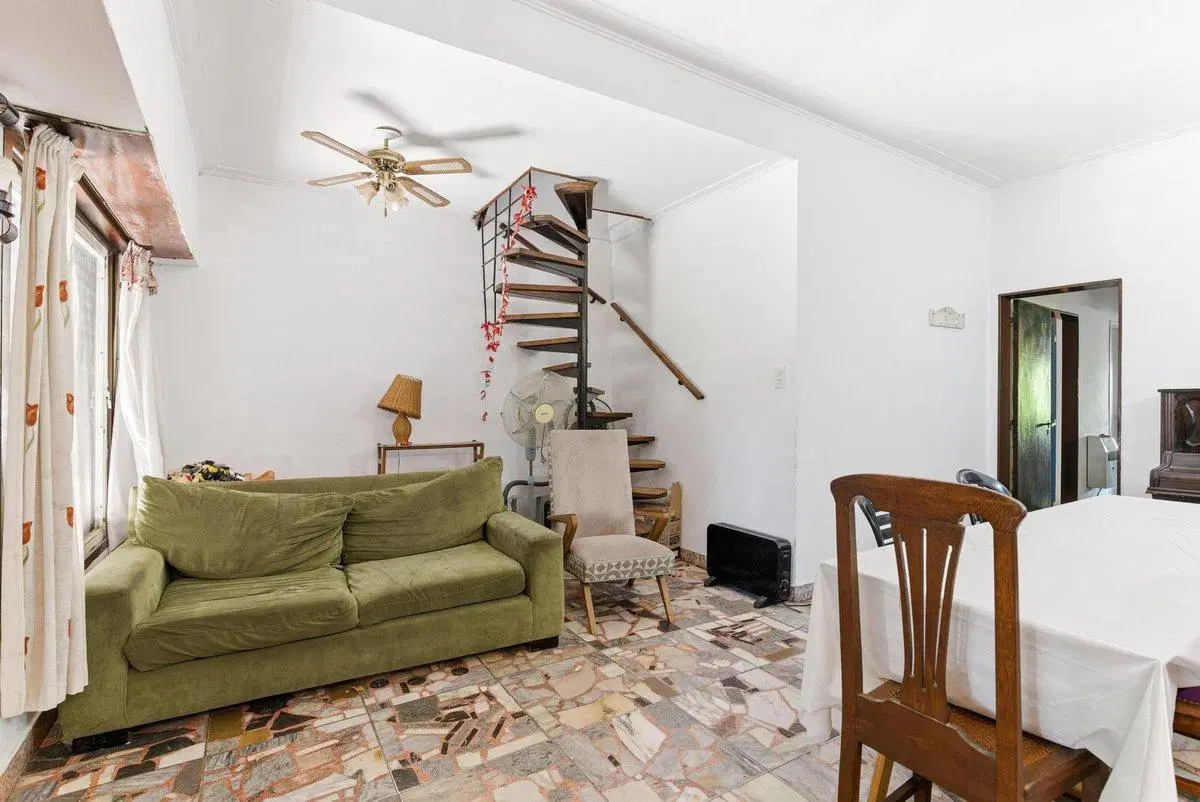 VENTA CASA CON TERRENO EN ADROGUE 5
