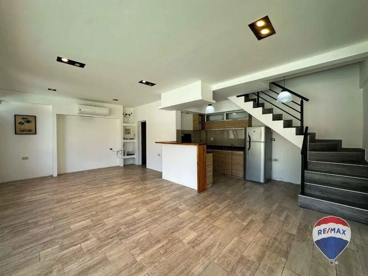 CASA 4 AMBIENTES VENTA A ESTRENAR GARAGE PILETA 2