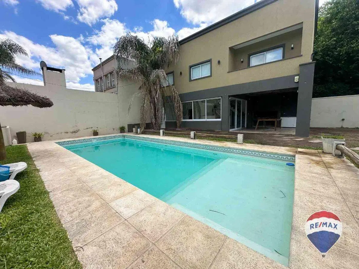 CASA 4 AMBIENTES VENTA A ESTRENAR GARAGE PILETA 3