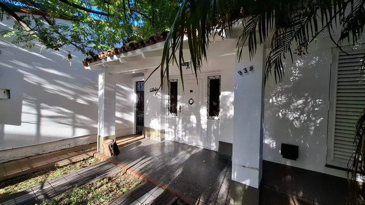 CASA 4 AMBIENTES VENTA LOMAS DE ZAMORA CON PARQUE 3