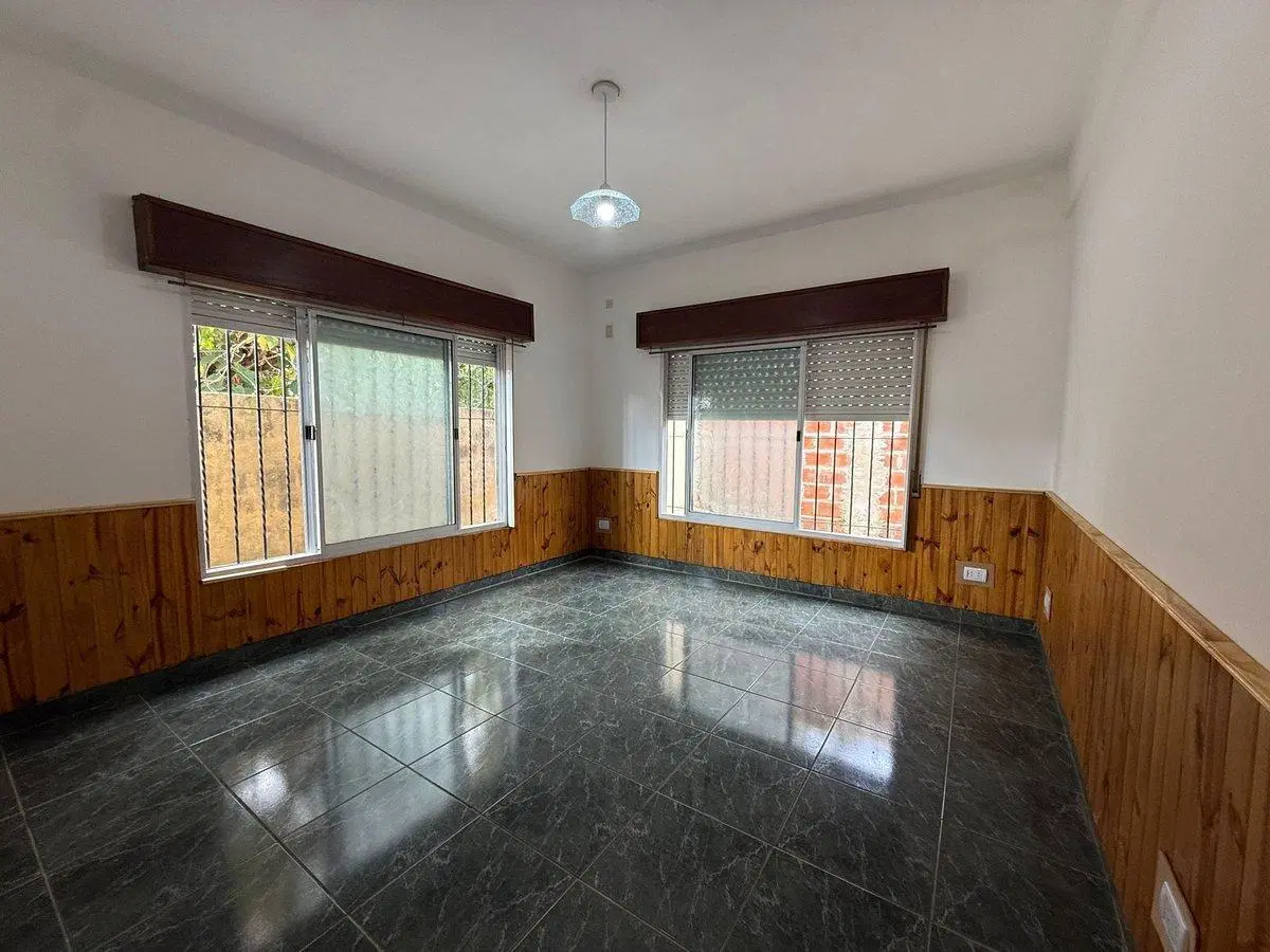 ALQUILER DE CASA EN PH 3 AMBIENTES EN LAVALLOL 3