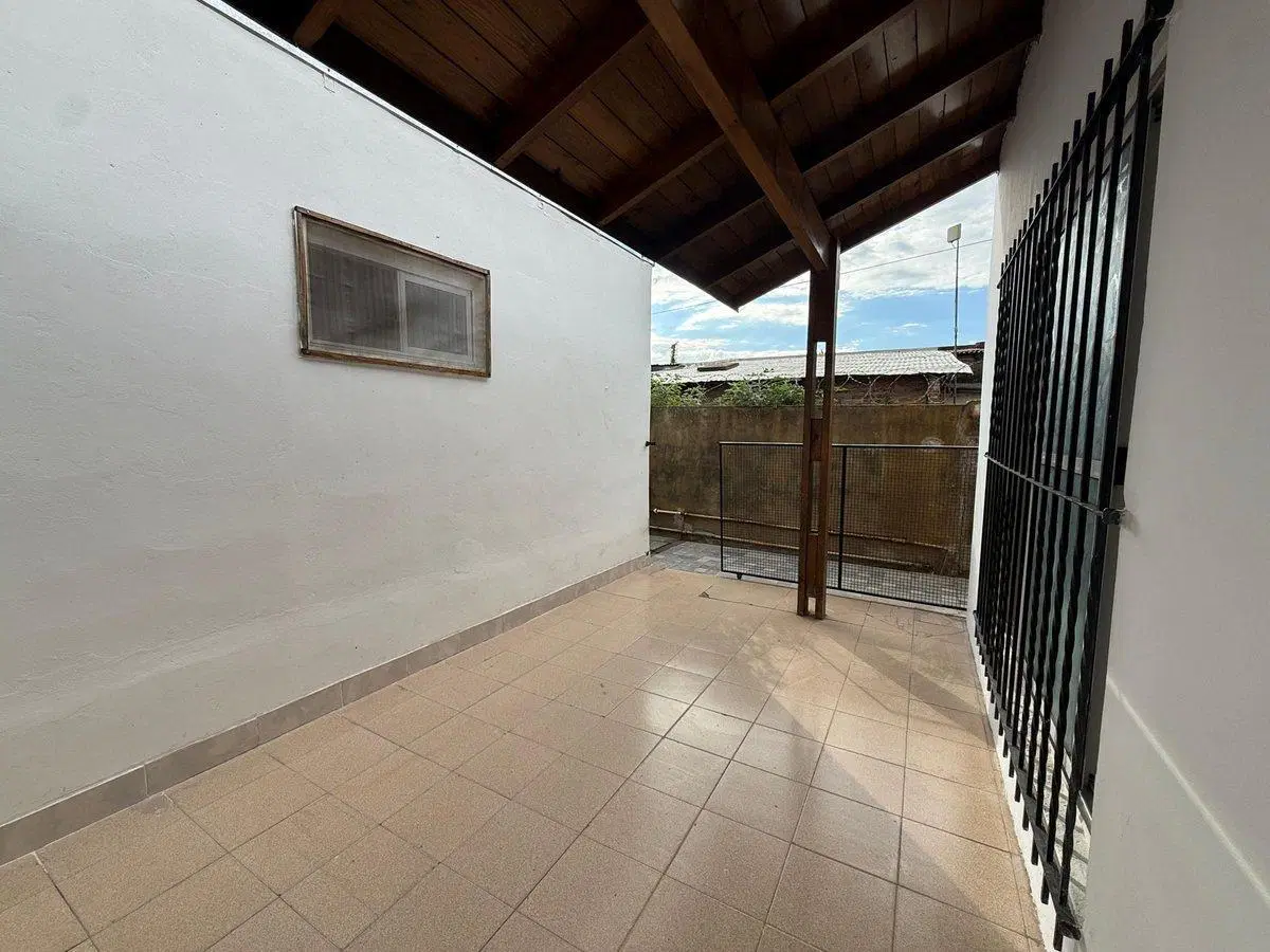 ALQUILER DE CASA EN PH 3 AMBIENTES EN LAVALLOL 5