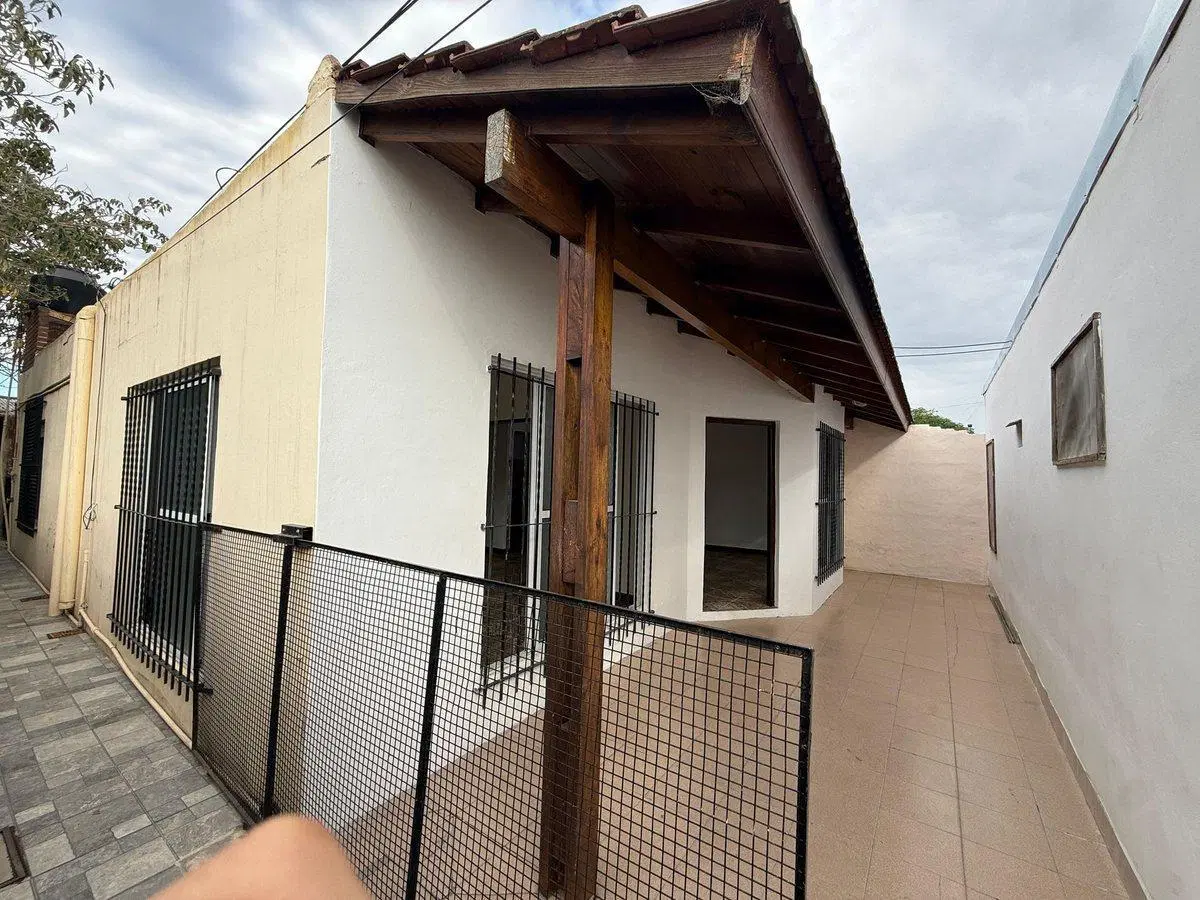 ALQUILER DE CASA EN PH 3 AMBIENTES EN LAVALLOL 4