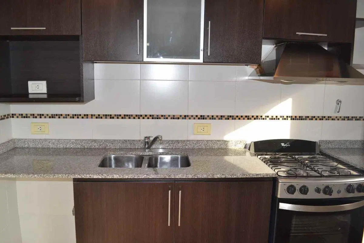 DEPARTAMENTO 2Amb SEMIPISO ALQUILER LOMAS COCHERA 5