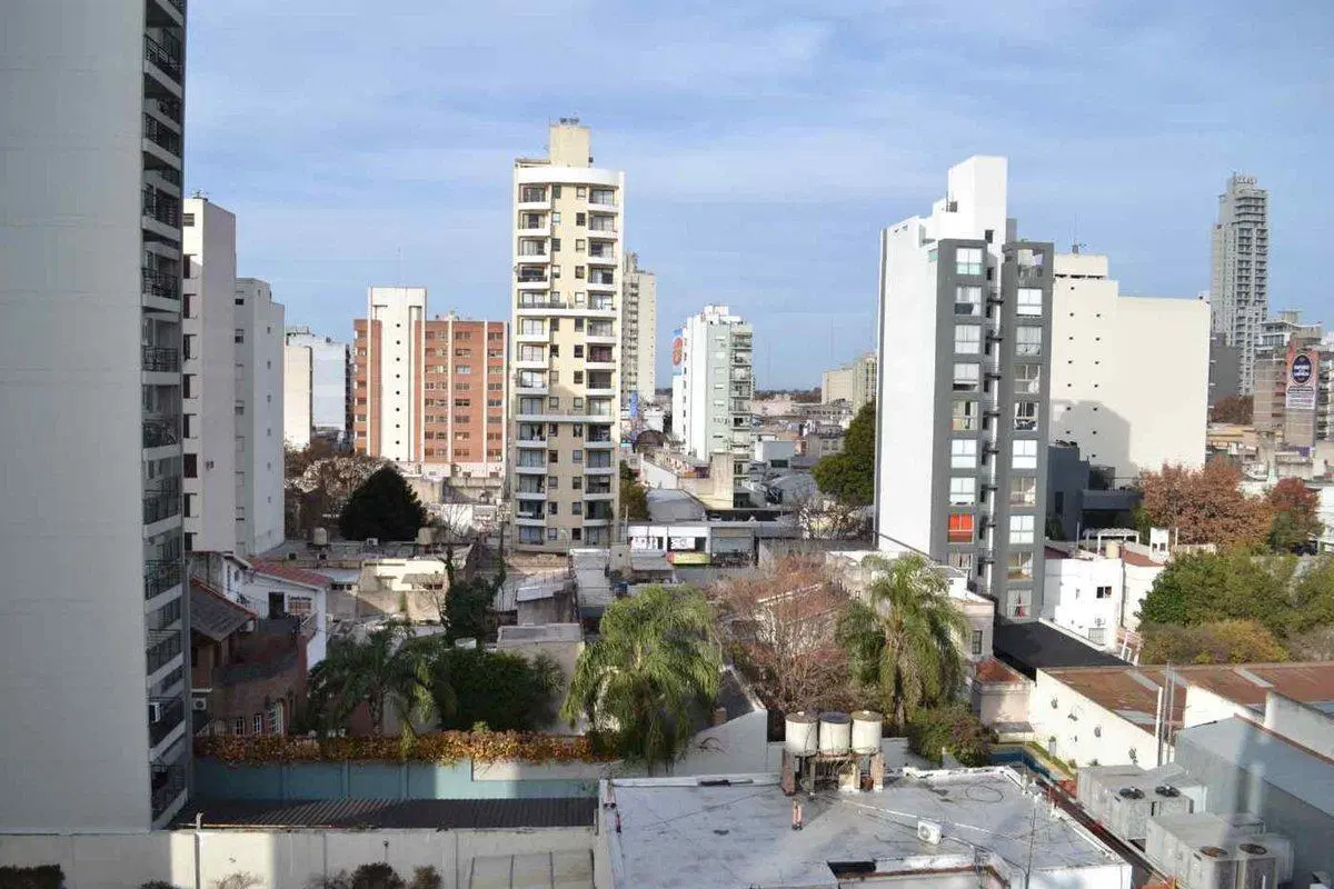 DEPARTAMENTO 2Amb SEMIPISO ALQUILER LOMAS COCHERA 3