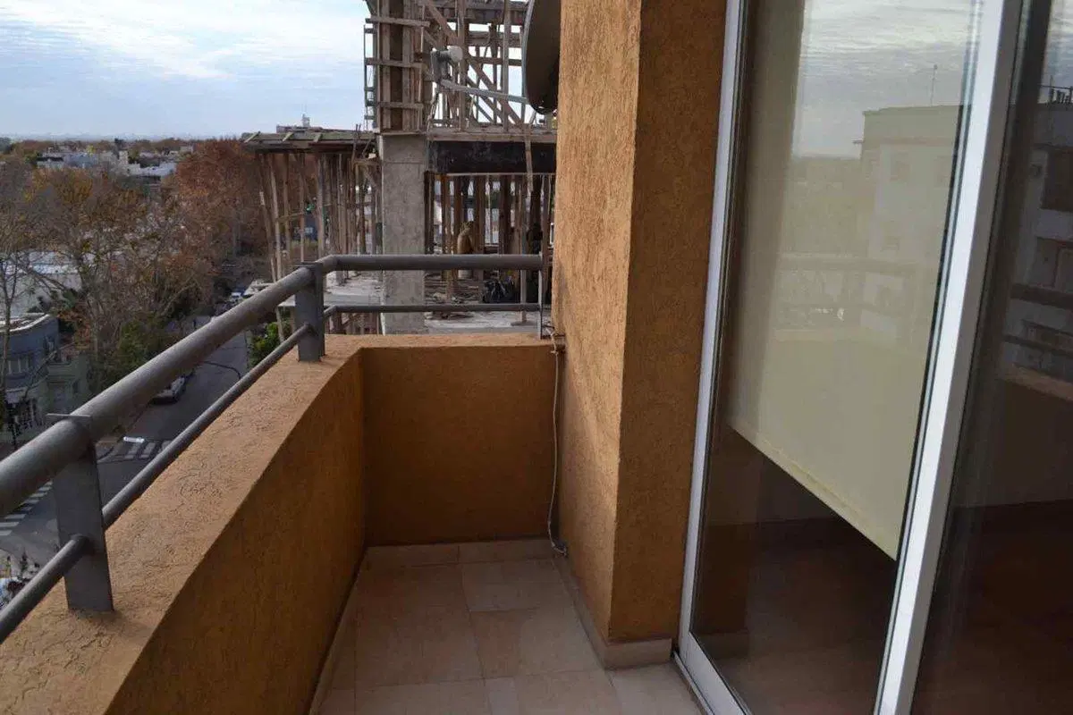 DEPARTAMENTO 2Amb SEMIPISO ALQUILER LOMAS COCHERA 4