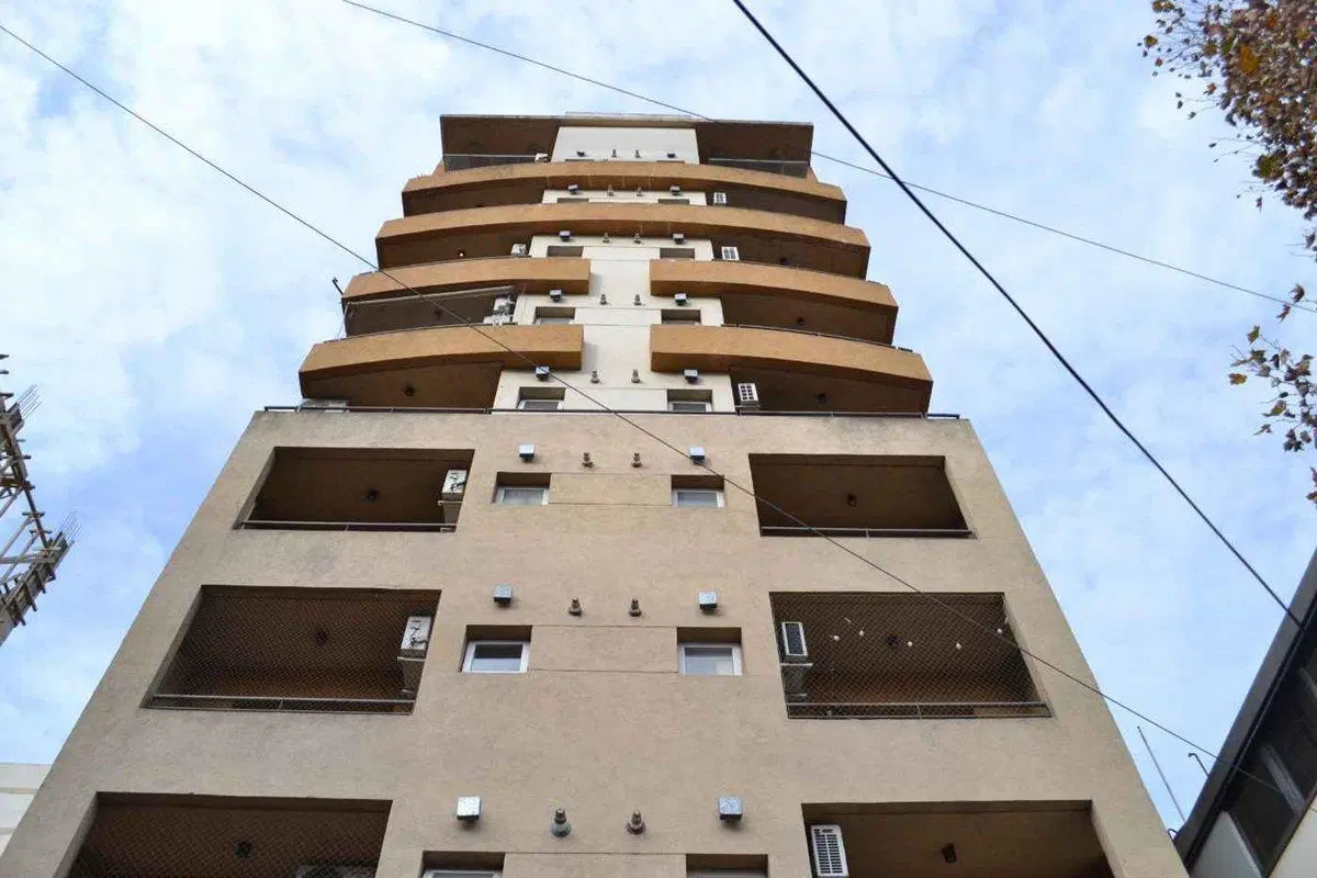 DEPARTAMENTO 2Amb SEMIPISO ALQUILER LOMAS COCHERA 2