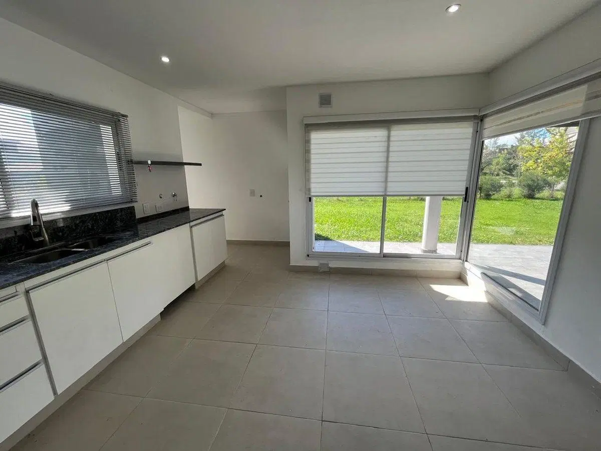 CASA 4 AMBIENTES VENTA SANTA INES CANNING 2