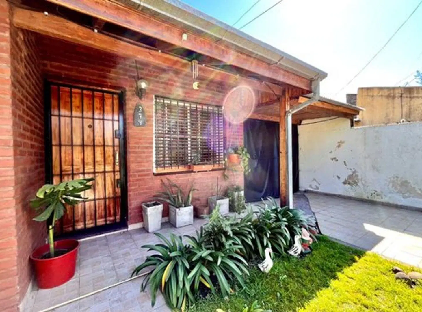 CASA PARA DOS FAMILIAS EN VENTA EN MONTE GRANDE 2