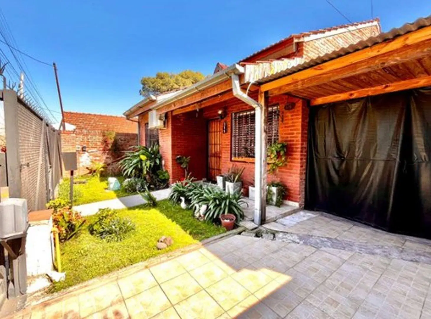 CASA PARA DOS FAMILIAS EN VENTA EN MONTE GRANDE 3