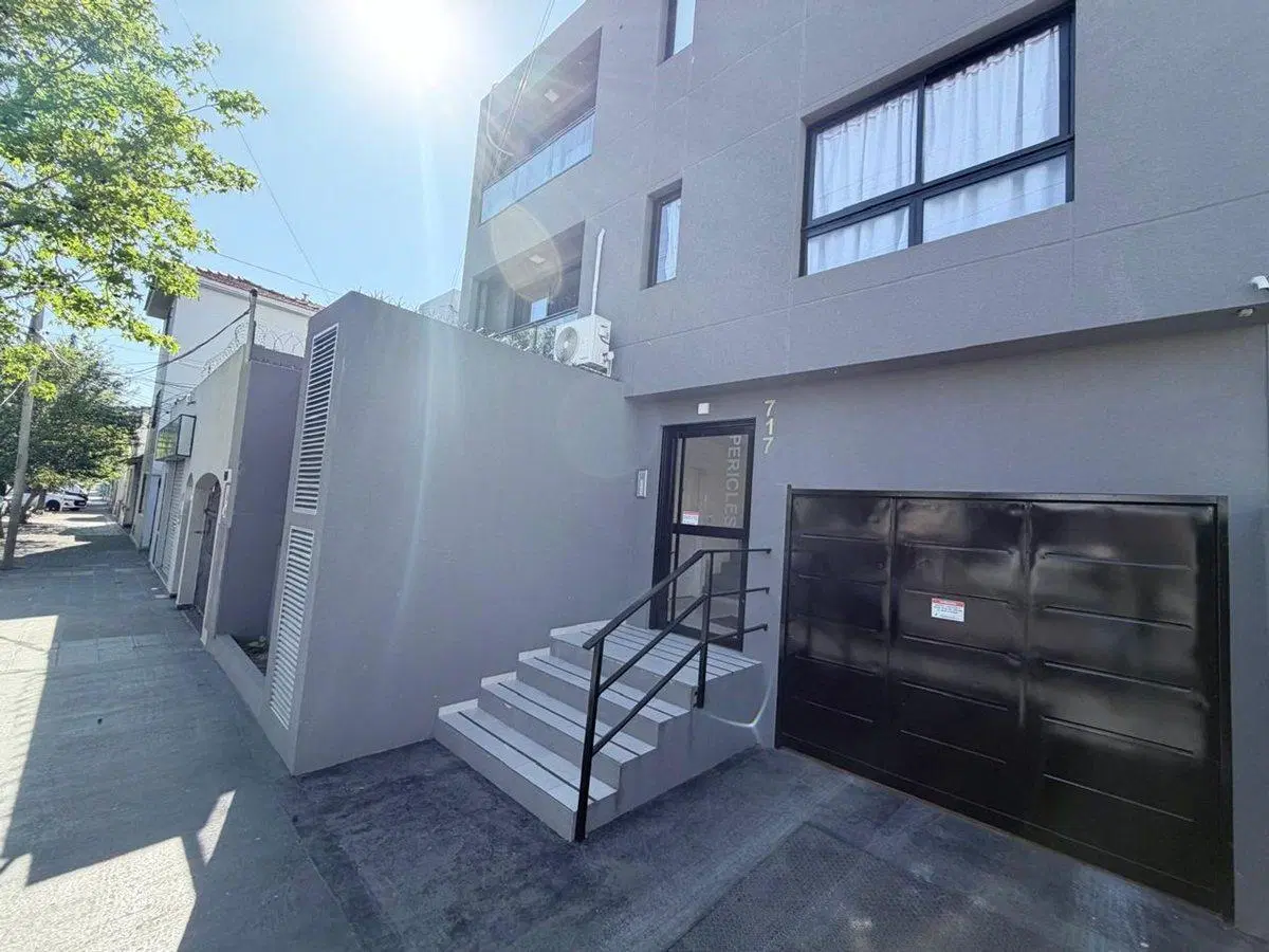 Monoambiente con cochera venta Lomas de Zamora 4